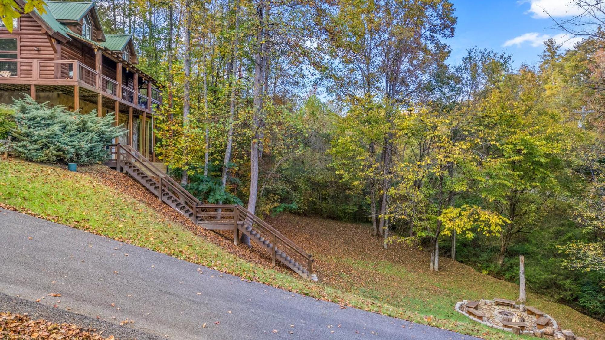 Relaxation Retreat - Pickleball Cabin - Wi-Fi, Fire Pit With Bar, Game Room, Hot Tub, Pool Access - Mins To Pf Sevierville Ngoại thất bức ảnh