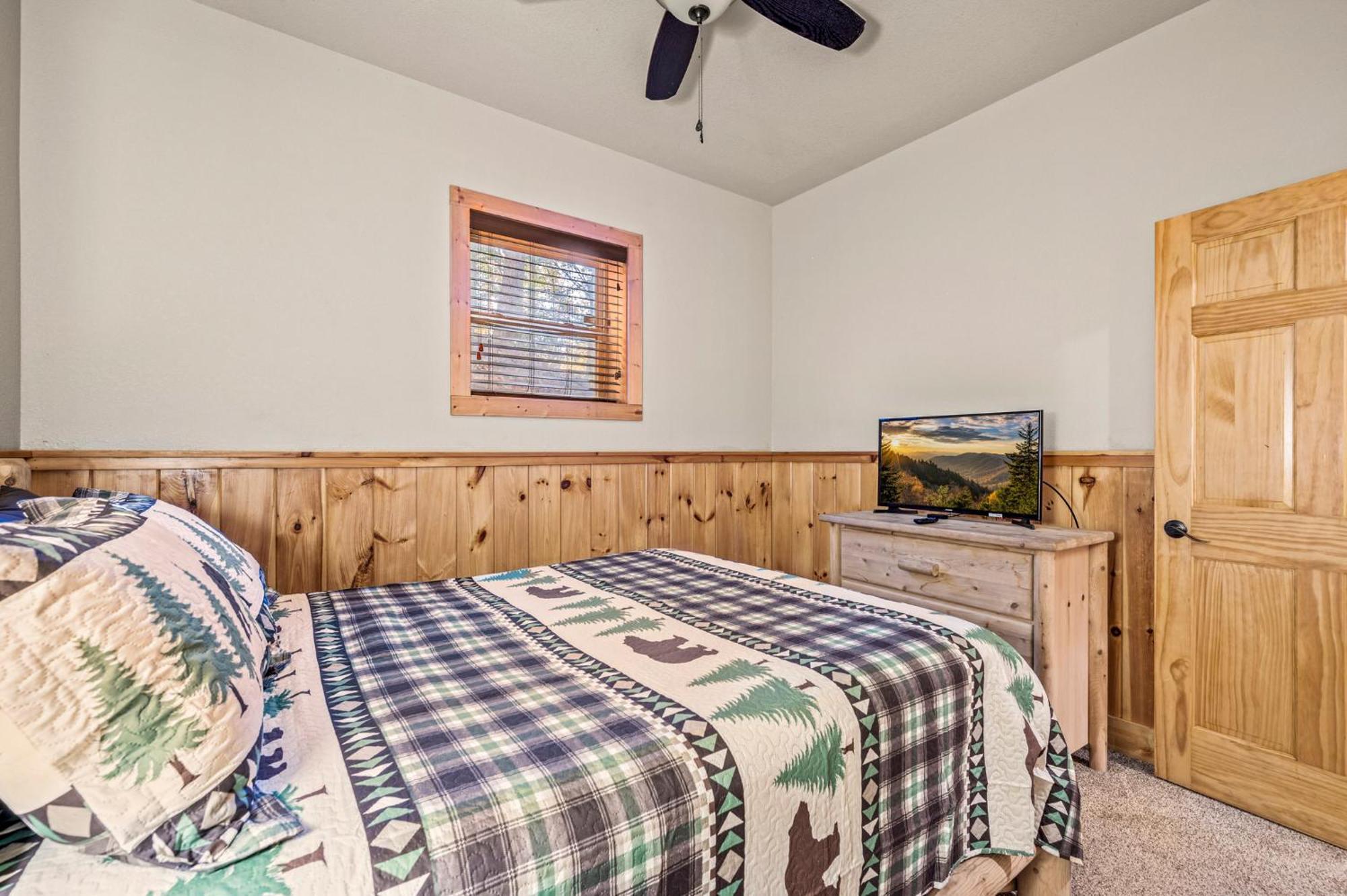 Relaxation Retreat - Pickleball Cabin - Wi-Fi, Fire Pit With Bar, Game Room, Hot Tub, Pool Access - Mins To Pf Sevierville Ngoại thất bức ảnh