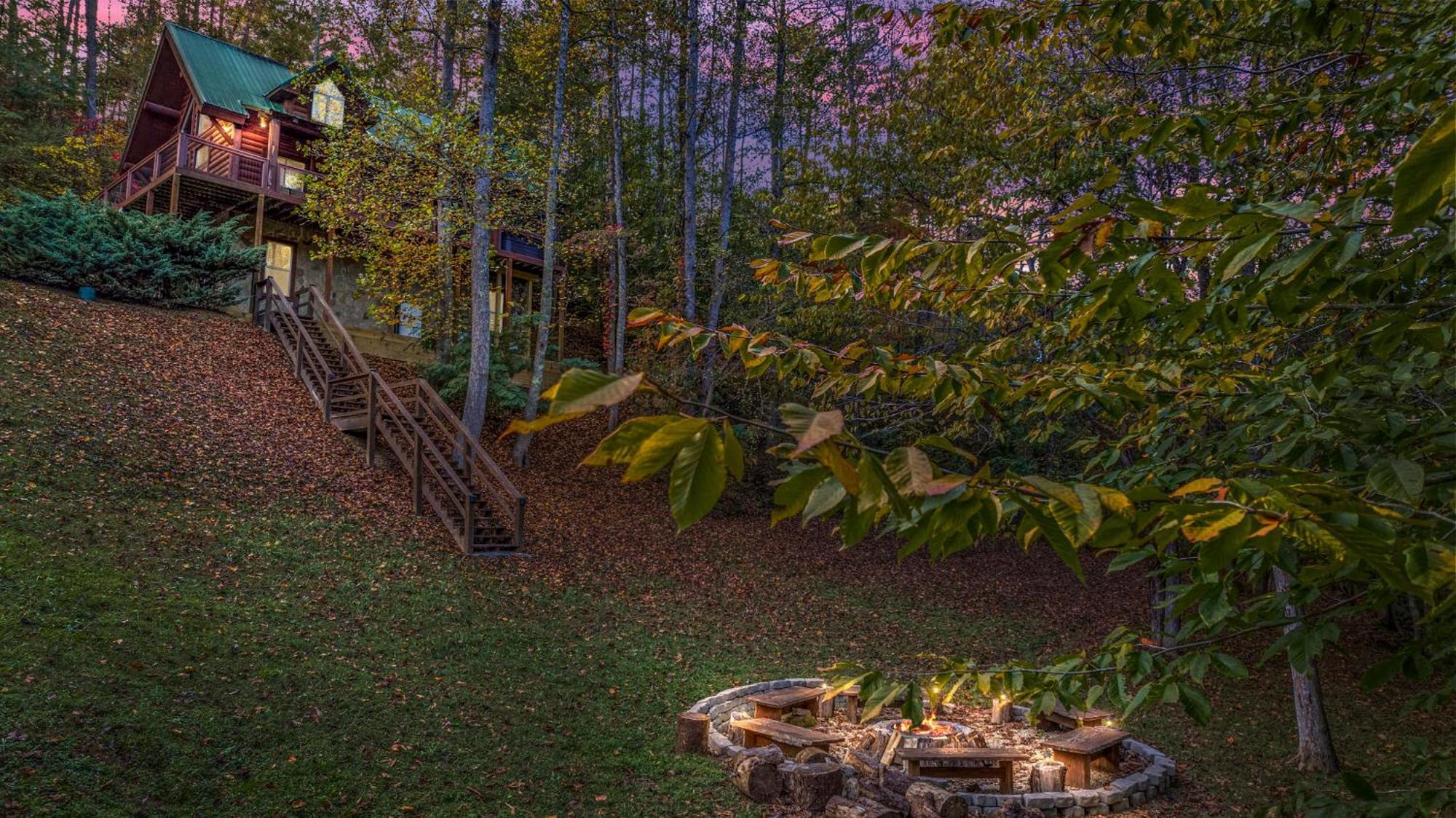 Relaxation Retreat - Pickleball Cabin - Wi-Fi, Fire Pit With Bar, Game Room, Hot Tub, Pool Access - Mins To Pf Sevierville Ngoại thất bức ảnh
