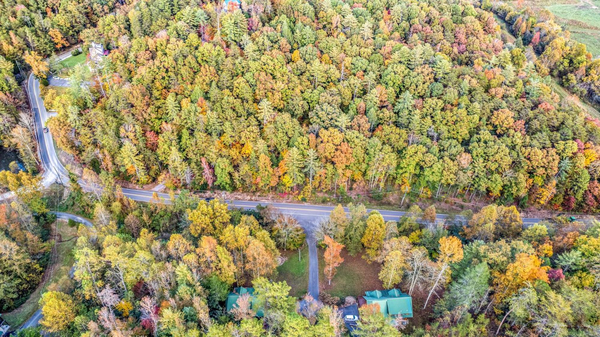 Relaxation Retreat - Pickleball Cabin - Wi-Fi, Fire Pit With Bar, Game Room, Hot Tub, Pool Access - Mins To Pf Sevierville Ngoại thất bức ảnh