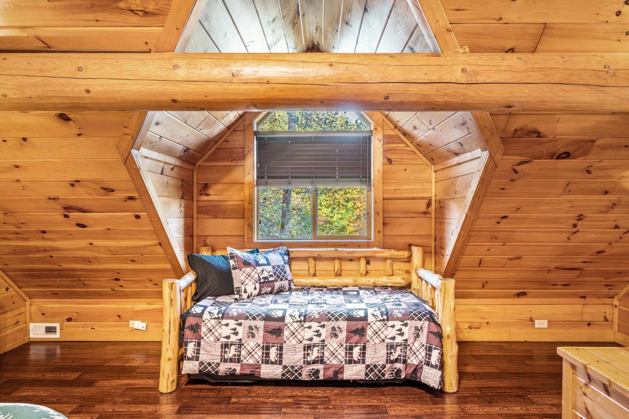 Relaxation Retreat - Pickleball Cabin - Wi-Fi, Fire Pit With Bar, Game Room, Hot Tub, Pool Access - Mins To Pf Sevierville Ngoại thất bức ảnh